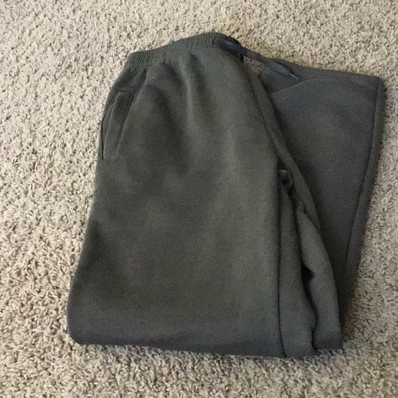 Men’s Real Essentials Sweat Pants - Picture 1 of 8